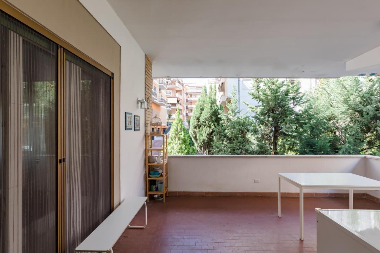 Stupendo Appartamento In Quartiere Residenziale Рим Экстерьер фото
