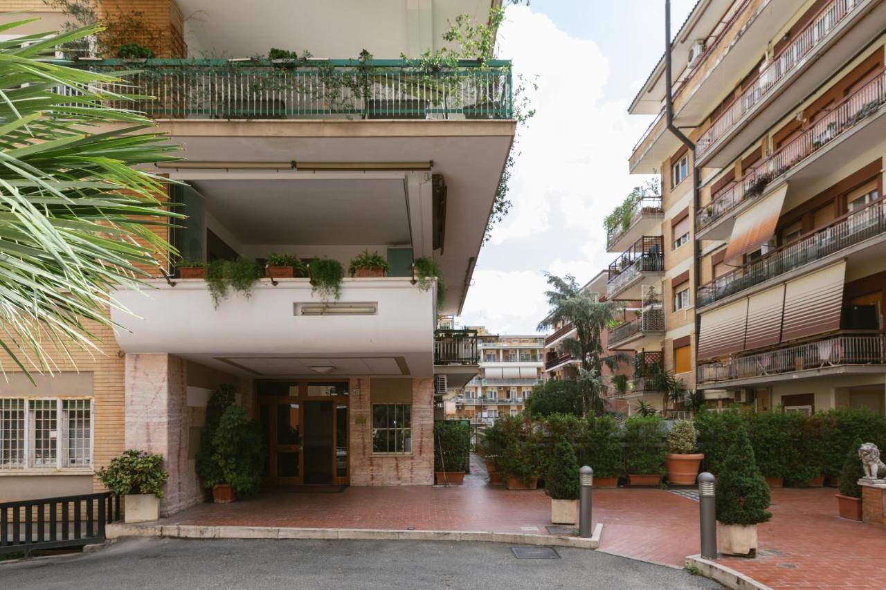 Stupendo Appartamento In Quartiere Residenziale Рим Экстерьер фото